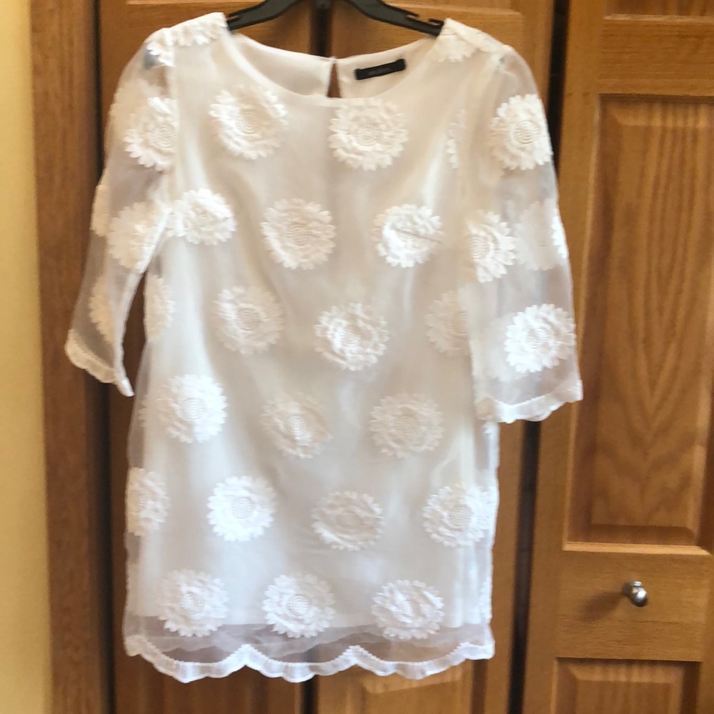 Arc & Co. white floral sheer overlay dress Jr Sz L